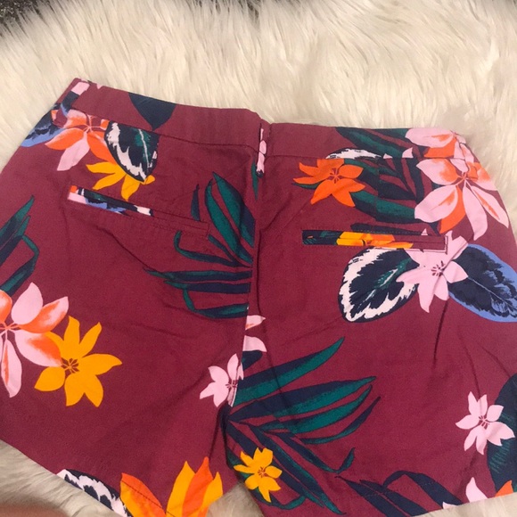 Floral Old Navy shorts - Picture 4 of 4
